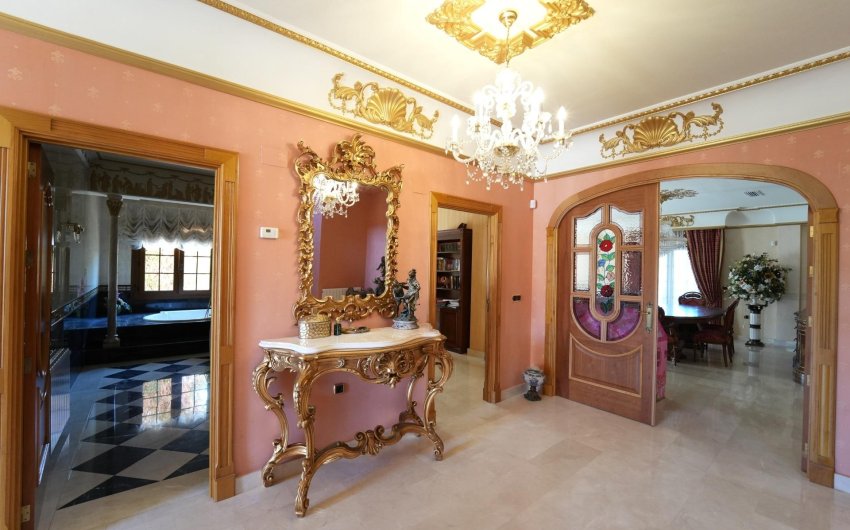 Resale - Villa -
Orihuela Costa - Campoamor