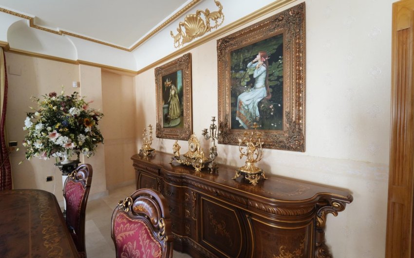 Resale - Villa -
Orihuela Costa - Campoamor