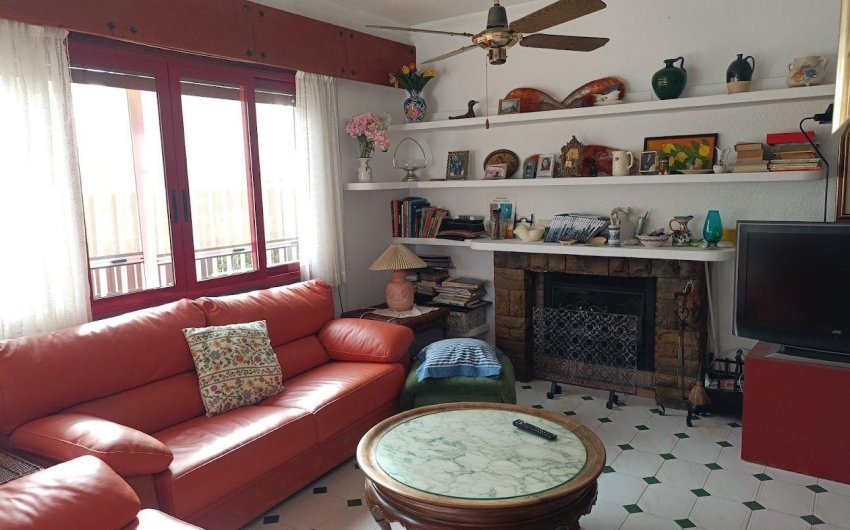 Resale - Villa -
Orihuela Costa - Campoamor