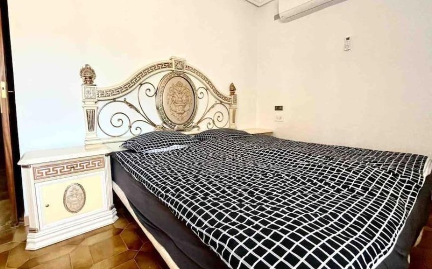 Resale - Villa -
Orihuela Costa - Campoamor