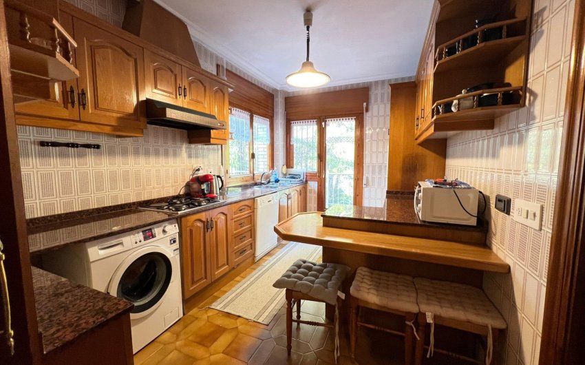 Resale - Villa -
Orihuela Costa - Campoamor