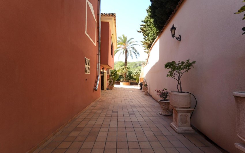 Resale - Villa -
Orihuela Costa - Campoamor