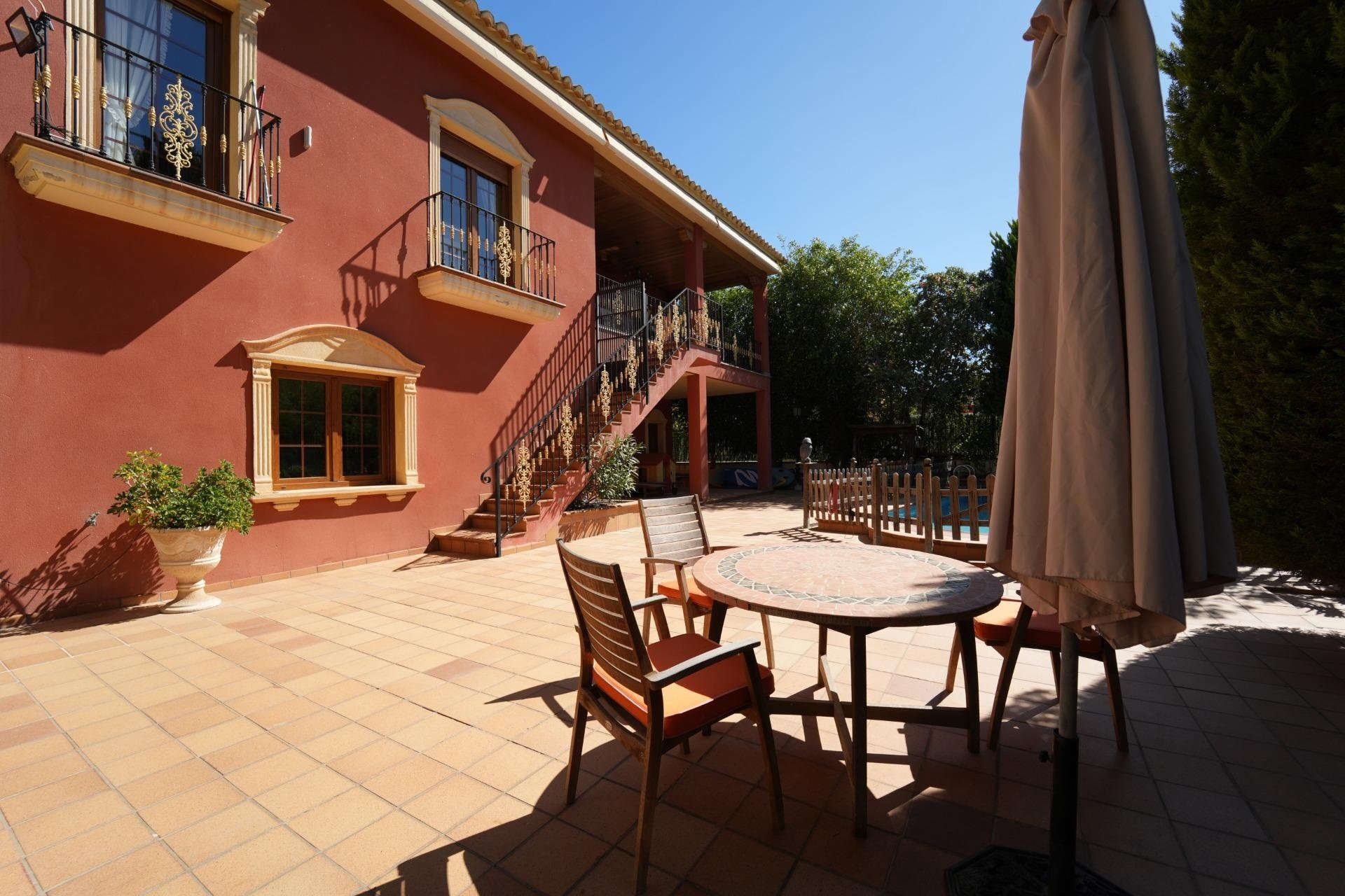 Resale - Villa -
Orihuela Costa - Campoamor