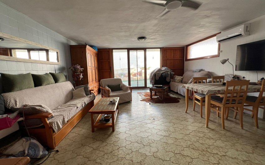 Resale - Villa -
Orihuela Costa - Campoamor