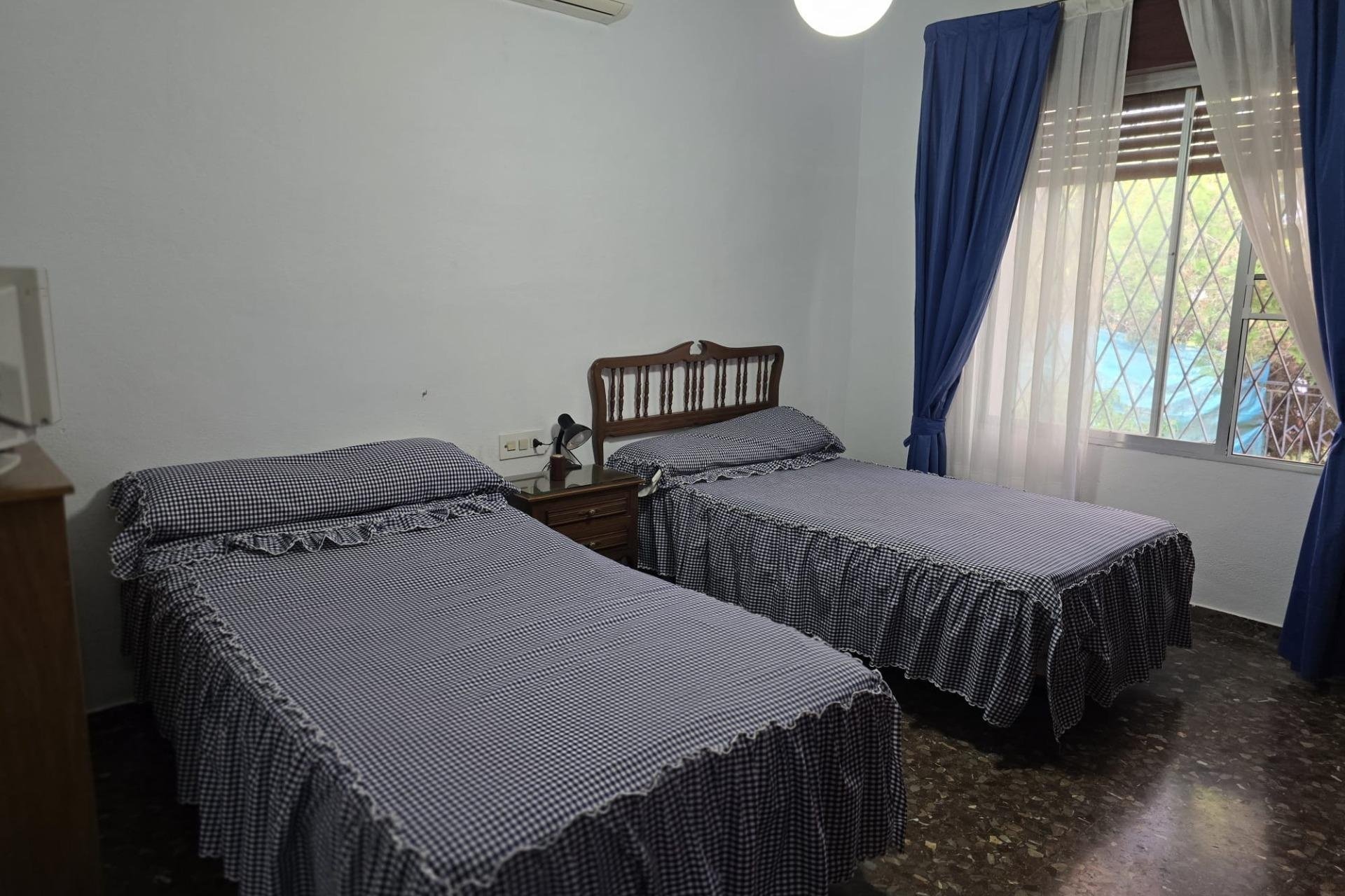 Resale - Villa -
Orihuela Costa - Campoamor