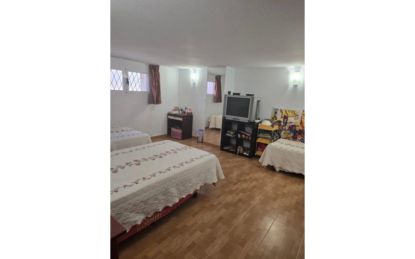 Resale - Villa -
Orihuela Costa - Campoamor