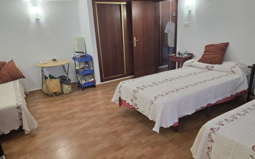 Resale - Villa -
Orihuela Costa - Campoamor