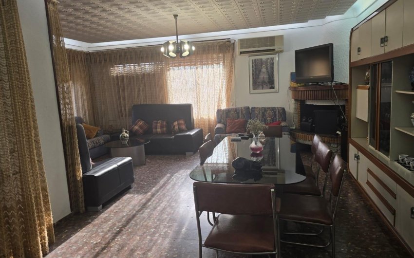 Resale - Villa -
Orihuela Costa - Campoamor