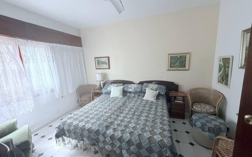 Resale - Villa -
Orihuela Costa - Campoamor