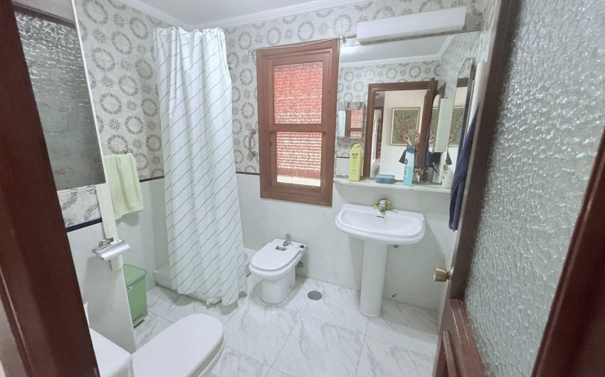 Resale - Villa -
Orihuela Costa - Campoamor