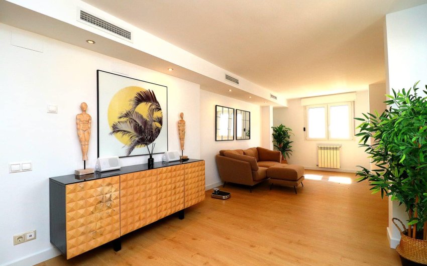 Resale - Villa -
Orihuela Costa - Campoamor