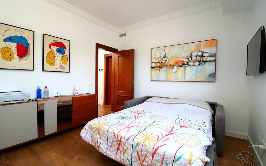 Resale - Villa -
Orihuela Costa - Campoamor