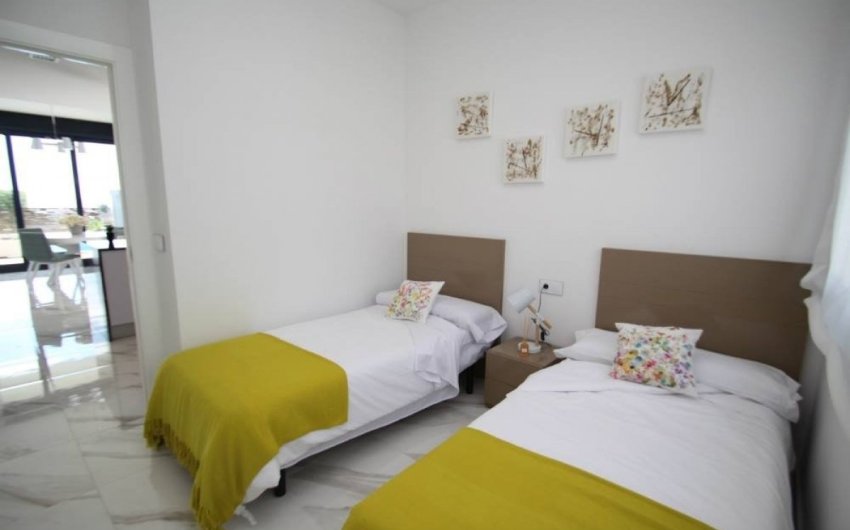 Resale - Villa -
Orihuela Costa - Campoamor
