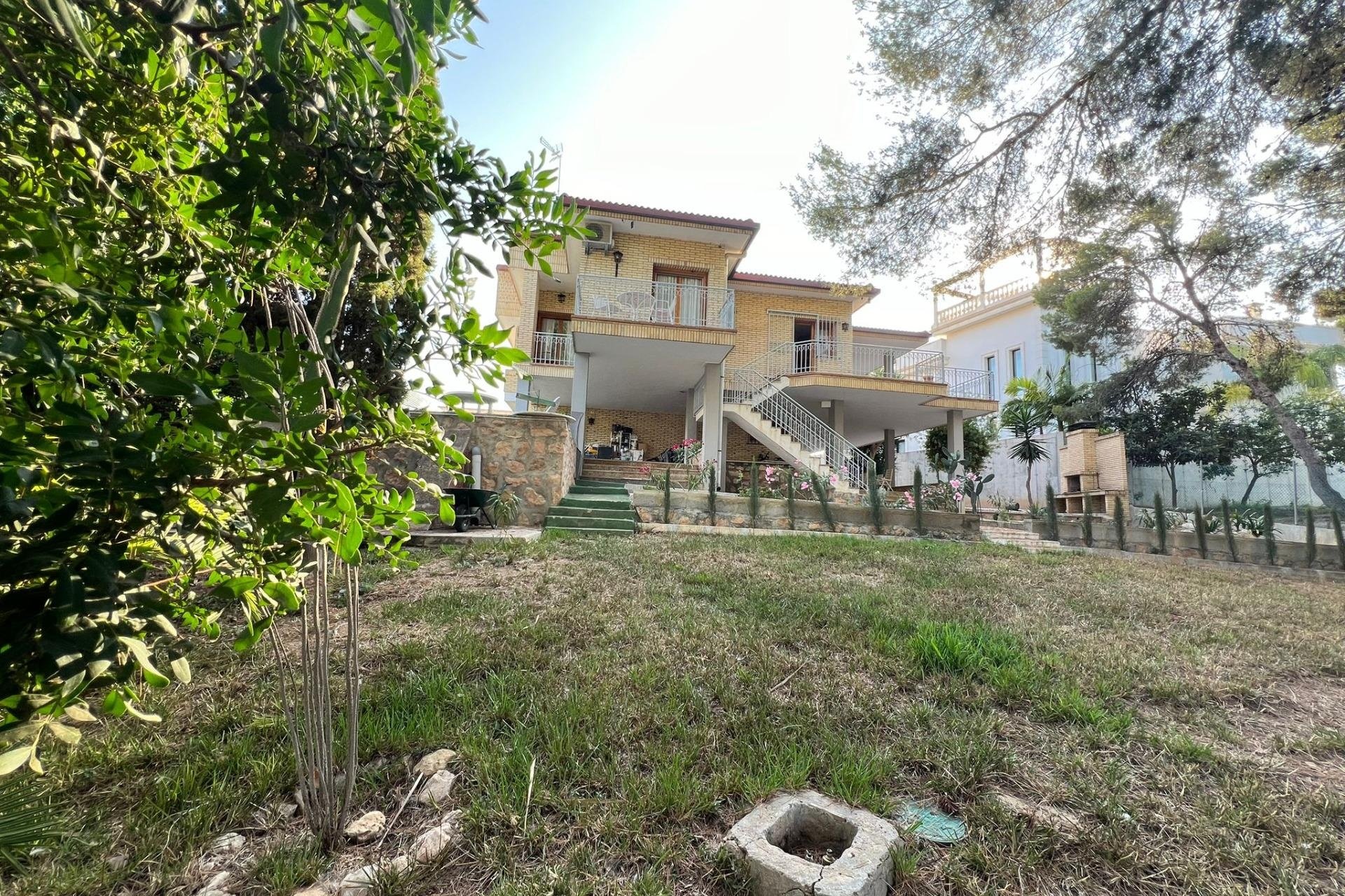 Resale - Villa -
Orihuela Costa - Campoamor