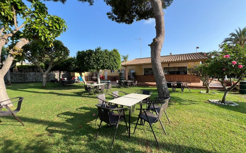 Resale - Villa -
Orihuela Costa - Campoamor