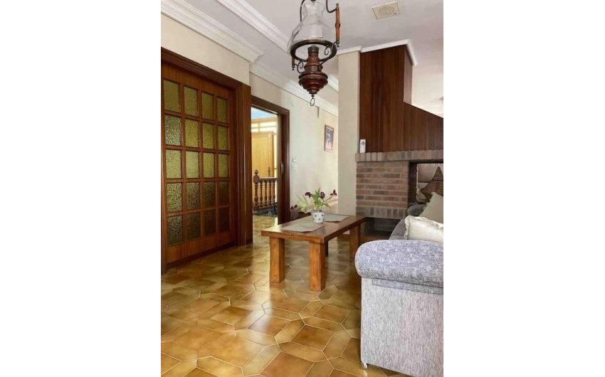 Resale - Villa -
Orihuela Costa - Campoamor