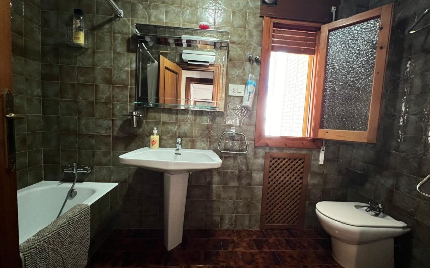 Resale - Villa -
Orihuela Costa - Campoamor