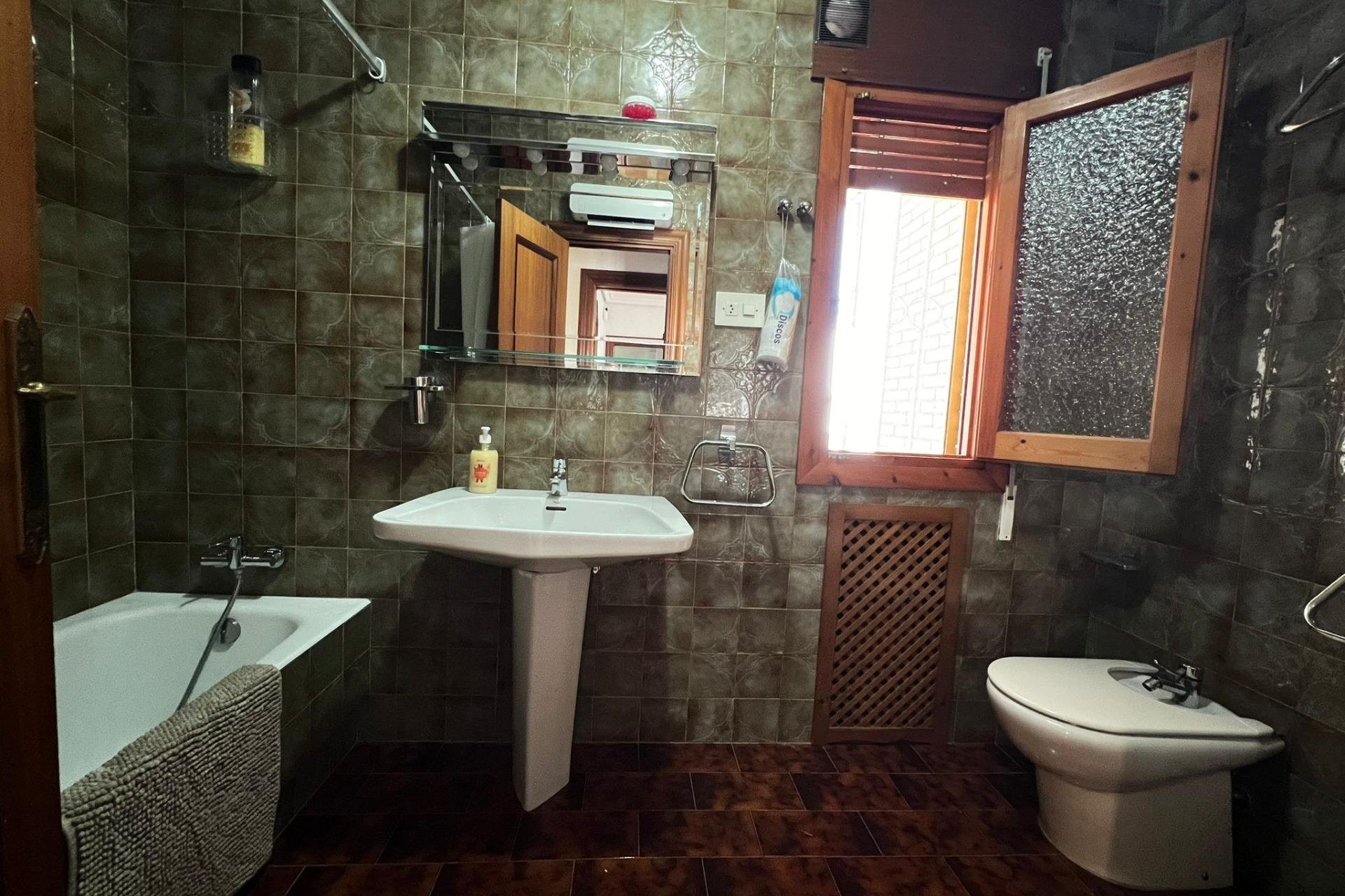 Resale - Villa -
Orihuela Costa - Campoamor