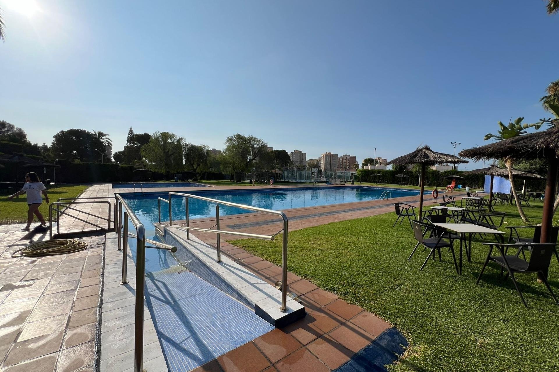 Resale - Villa -
Orihuela Costa - Campoamor