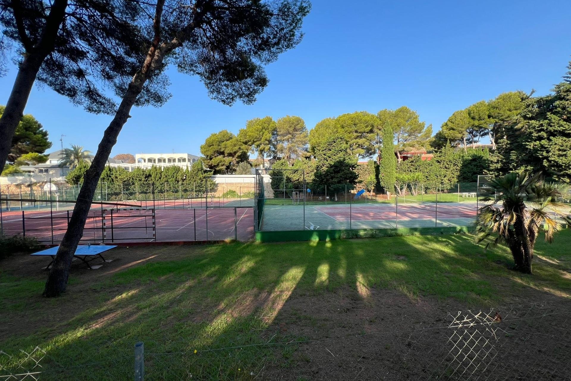 Resale - Villa -
Orihuela Costa - Campoamor