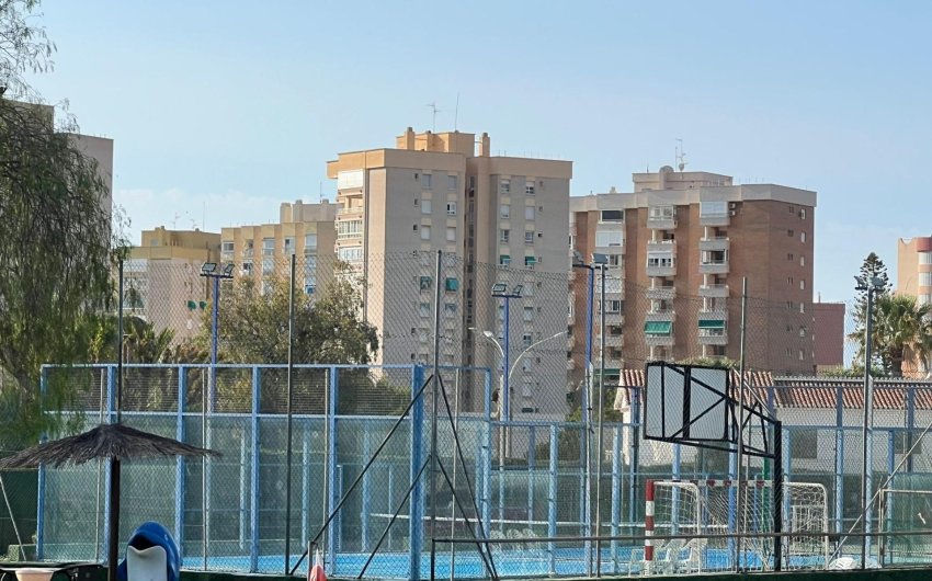 Resale - Villa -
Orihuela Costa - Campoamor