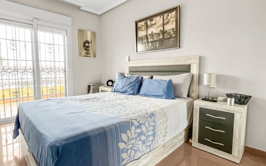 Resale - Villa -
Orihuela Costa - Costa Blanca