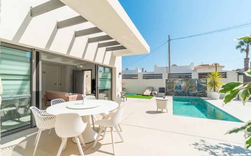 Resale - Villa -
Orihuela Costa - Costa Blanca