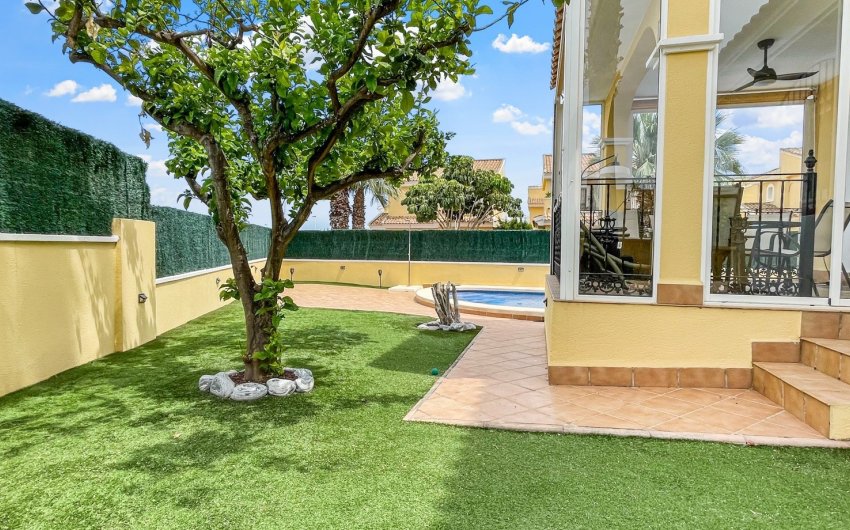Resale - Villa -
Orihuela Costa - Costa Blanca