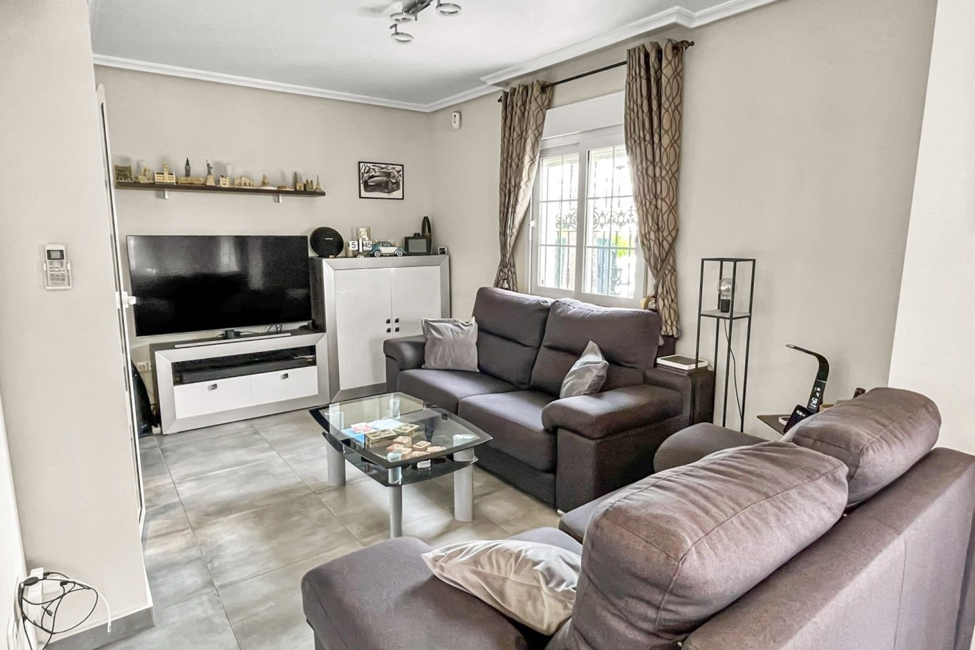 Resale - Villa -
Orihuela Costa - Costa Blanca