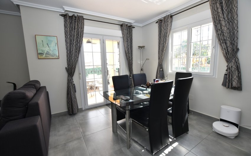 Resale - Villa -
Orihuela Costa - Costa Blanca