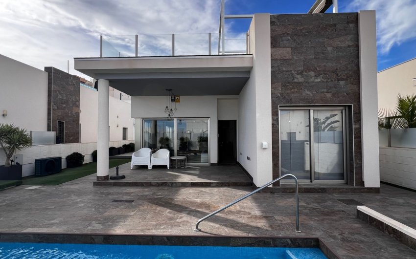 Resale - Villa -
Orihuela Costa - Costa Blanca
