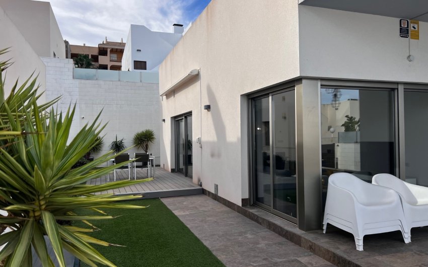 Resale - Villa -
Orihuela Costa - Costa Blanca