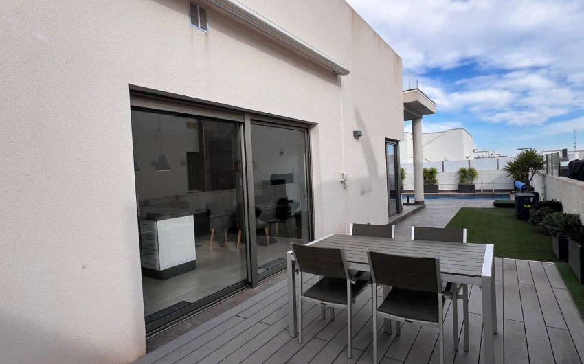 Resale - Villa -
Orihuela Costa - Costa Blanca