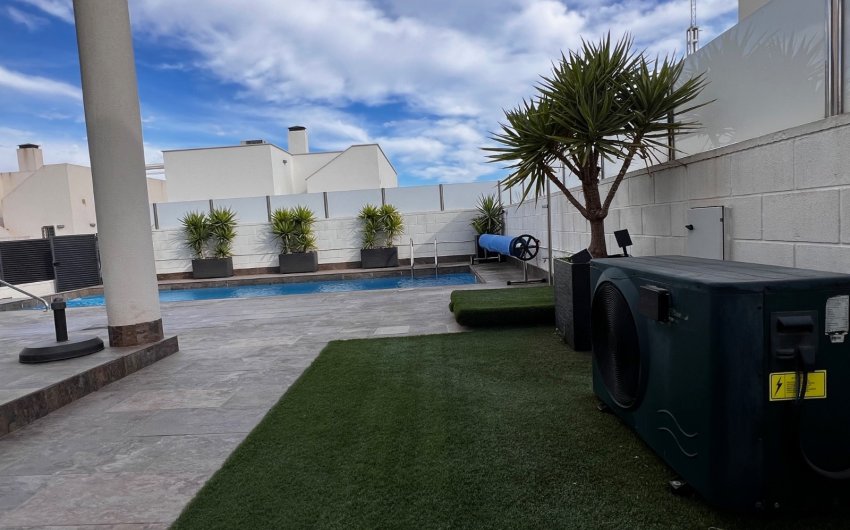 Resale - Villa -
Orihuela Costa - Costa Blanca