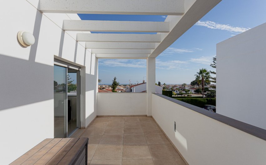 Resale - Villa -
Orihuela Costa - Costa Blanca