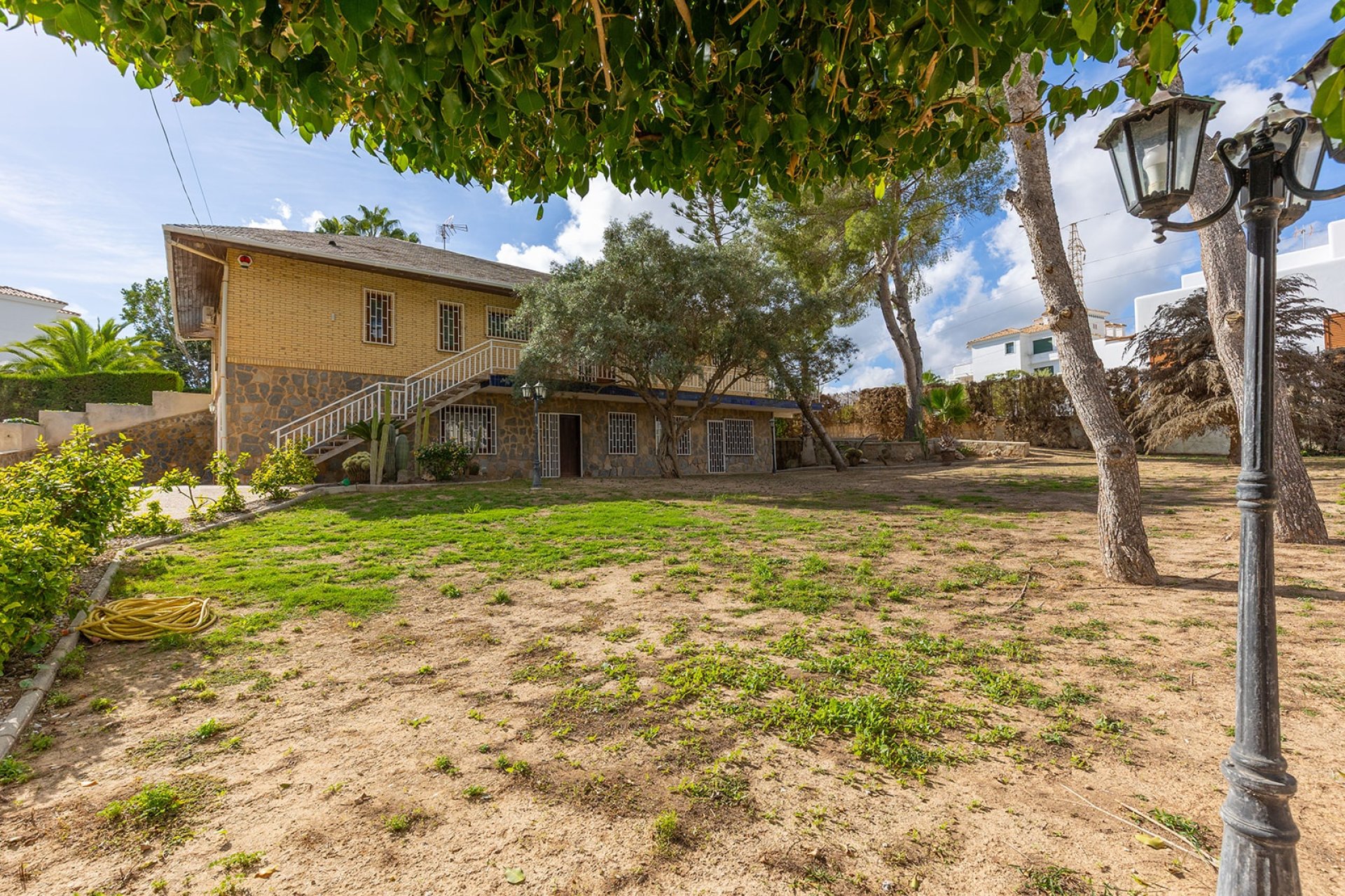 Resale - Villa -
Orihuela Costa - Costa Blanca