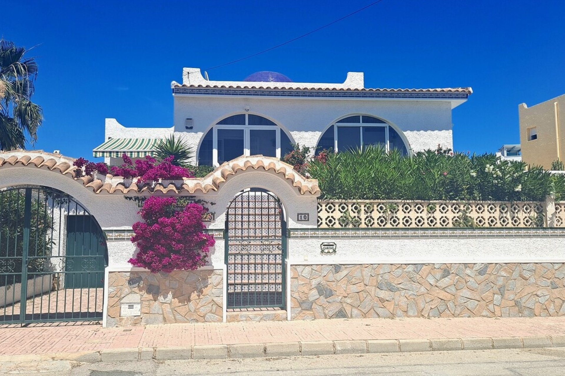 Resale - Villa -
Orihuela Costa - Costa Blanca