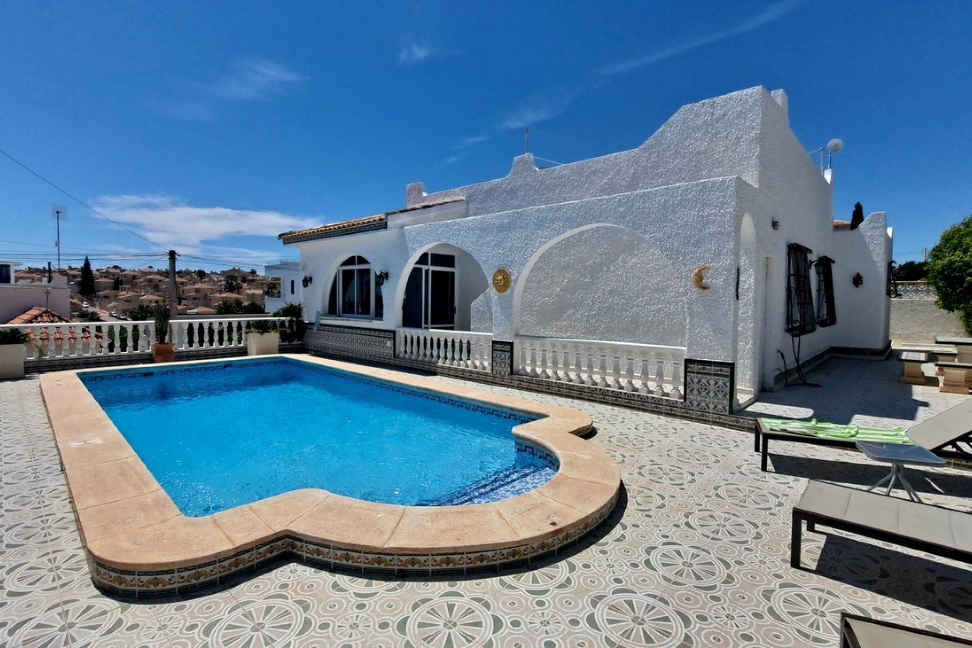 Resale - Villa -
Orihuela Costa - Costa Blanca