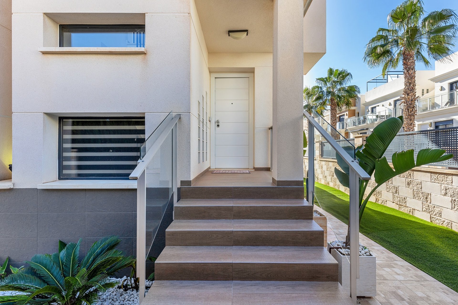 Resale - Villa -
Orihuela Costa - Costa Blanca