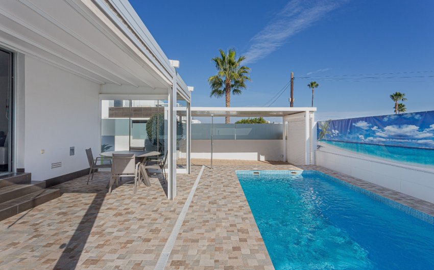 Resale - Villa -
Orihuela Costa - Costa Blanca