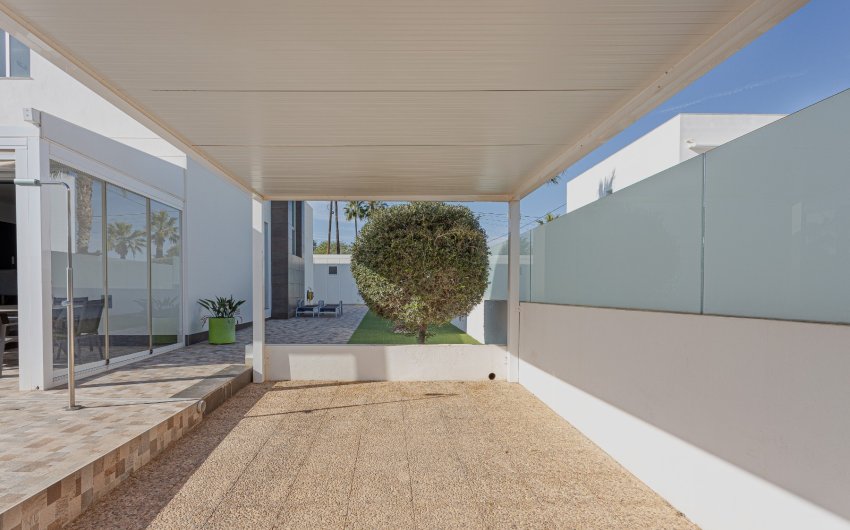 Resale - Villa -
Orihuela Costa - Costa Blanca