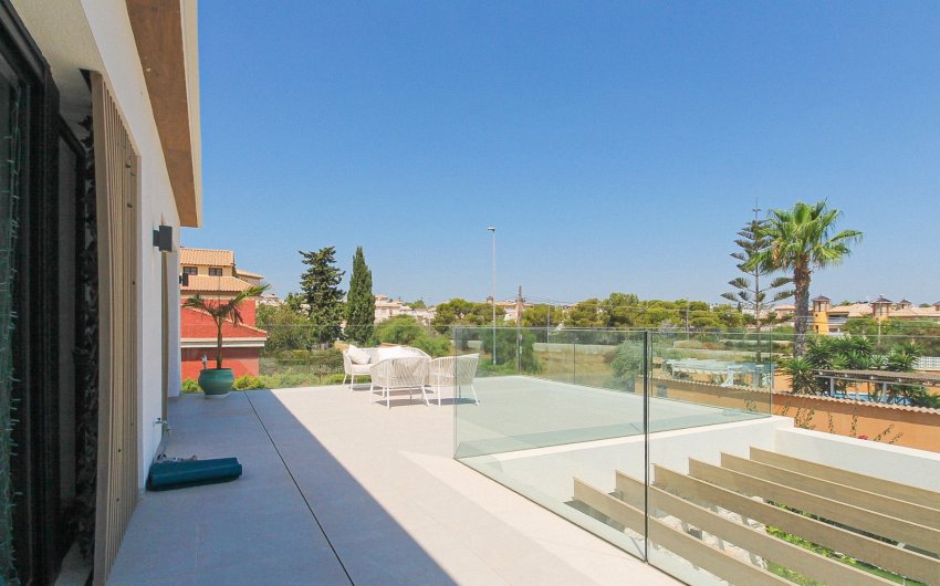 Resale - Villa -
Orihuela Costa - Costa Blanca