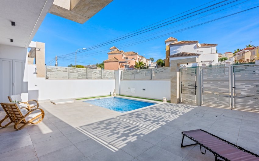 Resale - Villa -
Orihuela Costa - Costa Blanca
