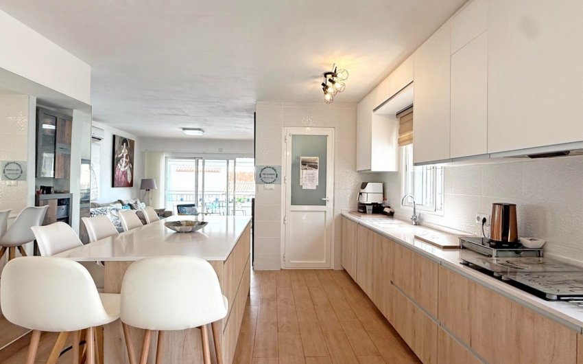 Resale - Villa -
Orihuela Costa - Costa Blanca