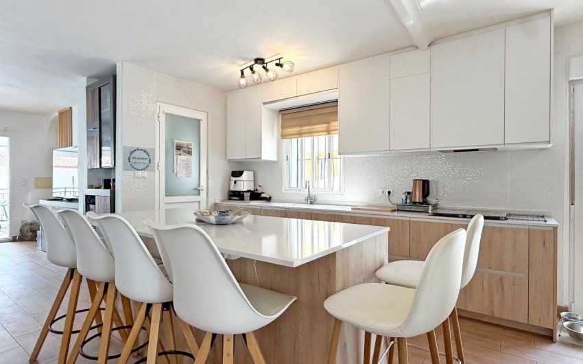 Resale - Villa -
Orihuela Costa - Costa Blanca