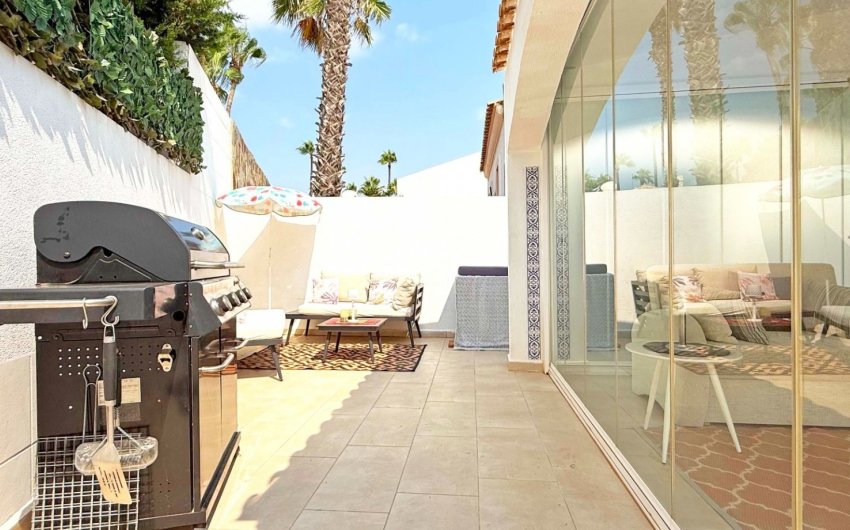 Resale - Villa -
Orihuela Costa - Costa Blanca
