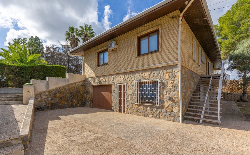 Resale - Villa -
Orihuela Costa - Costa Blanca