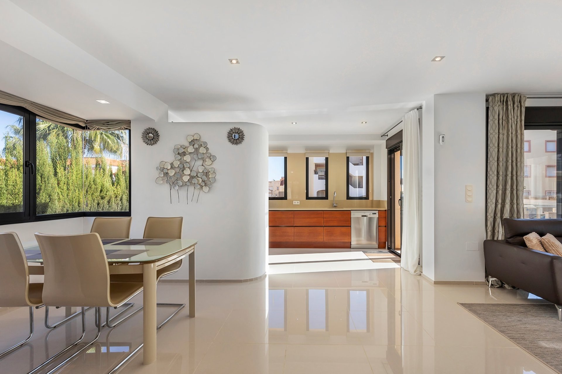 Resale - Villa -
Orihuela Costa - Costa Blanca