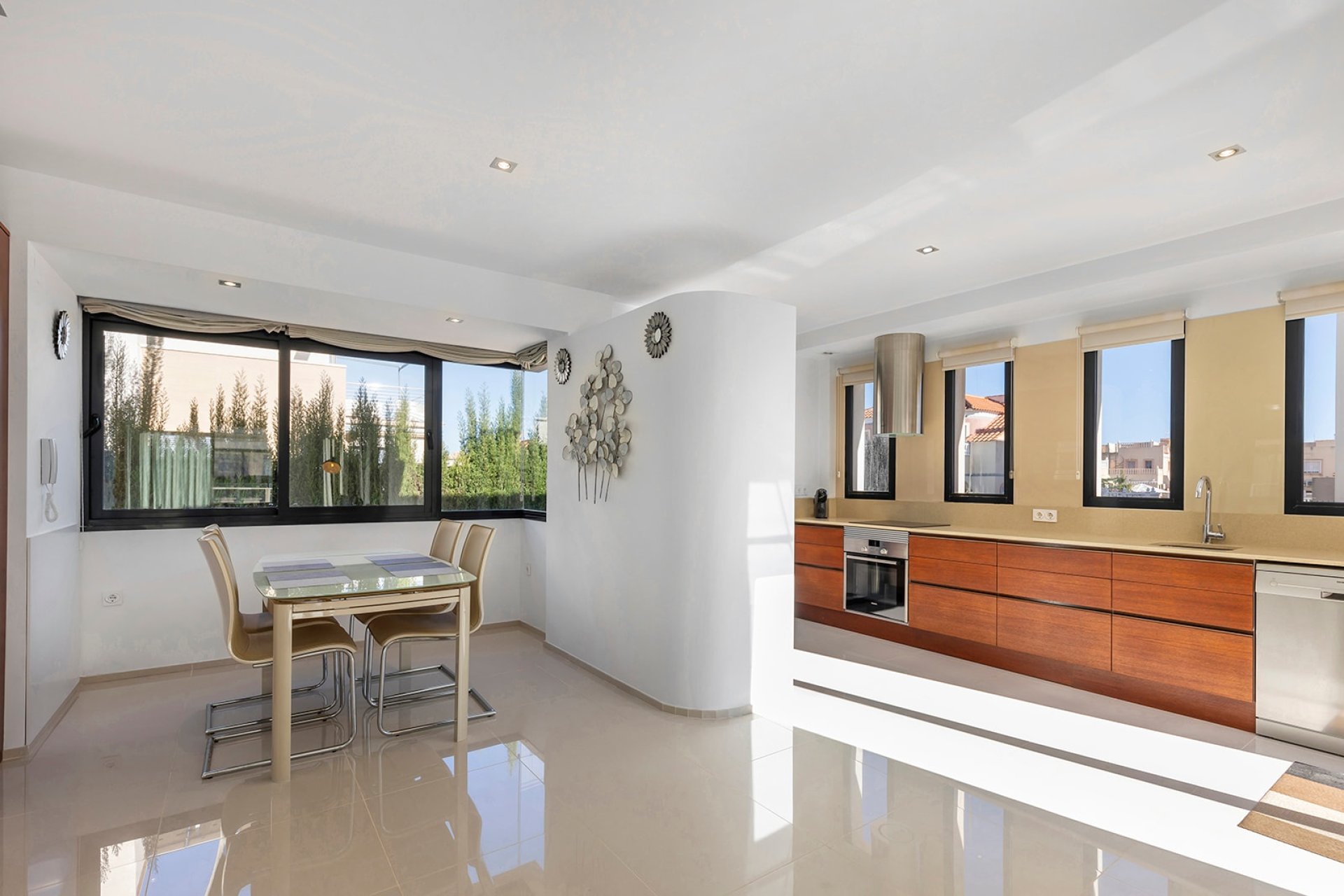 Resale - Villa -
Orihuela Costa - Costa Blanca
