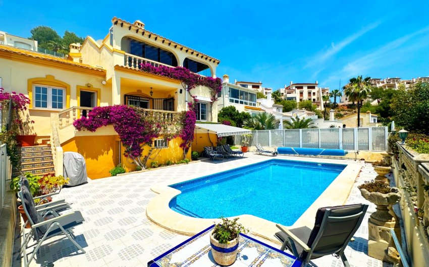 Resale - Villa -
Orihuela Costa - Costa Blanca